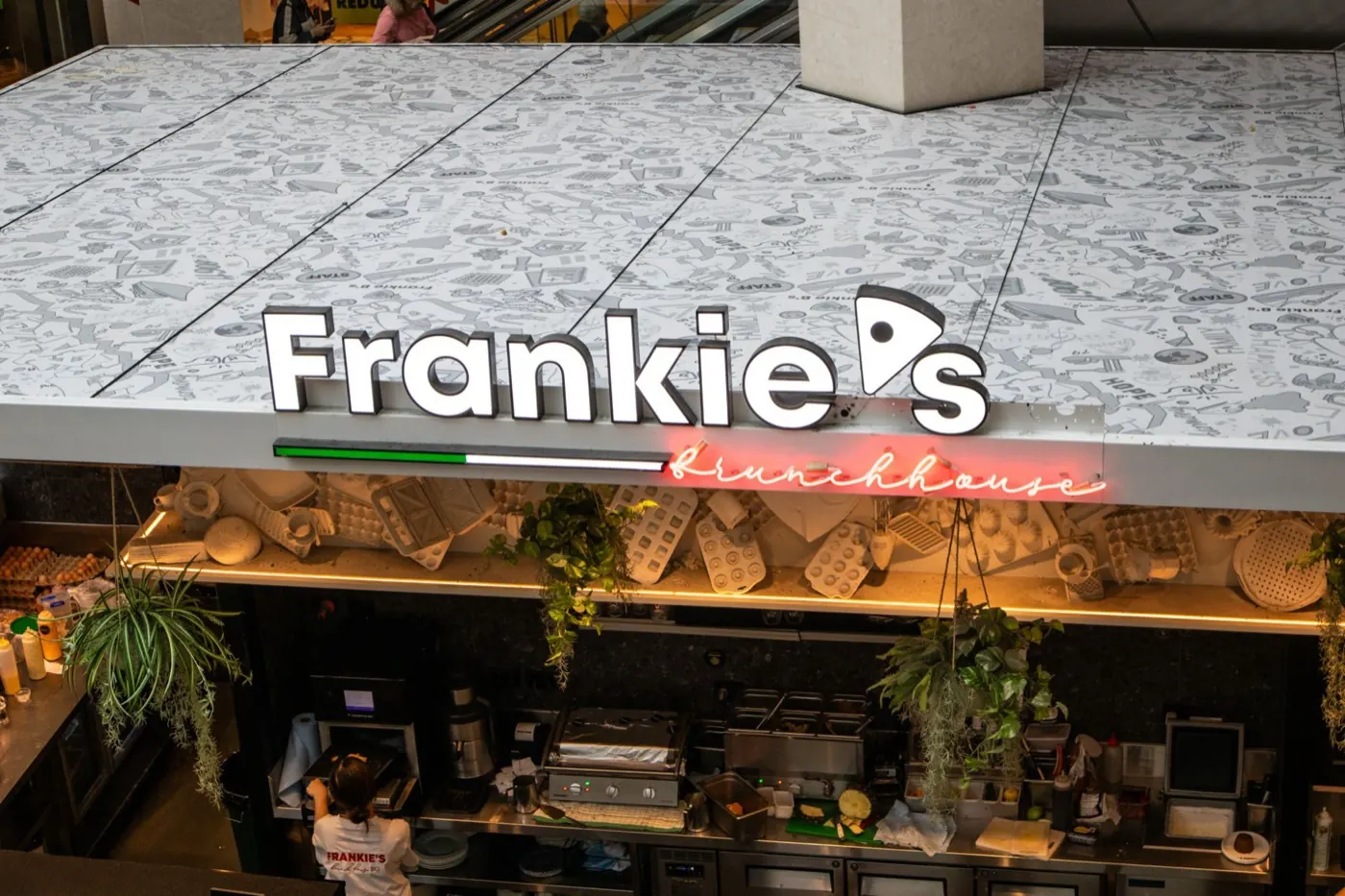 Frankie's signage